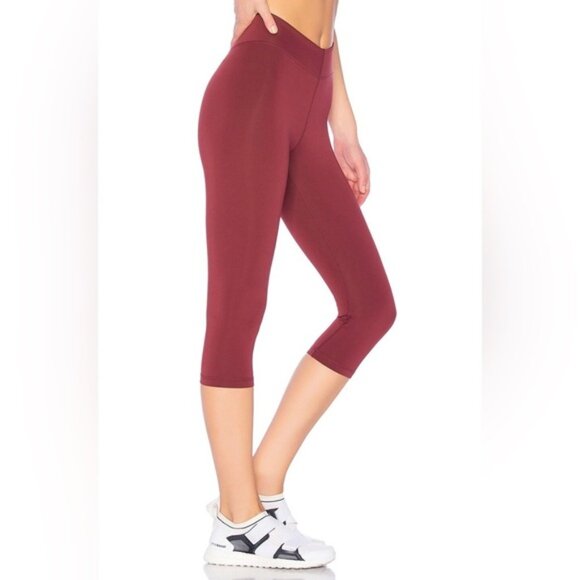 Love Wave Revolve Amy Capri Pant Leggings Cropped High Rise Bordeaux Size Small - Picture 9 of 14